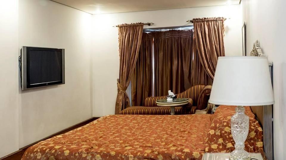 Regency Inn Hotel Lahore Exterior foto
