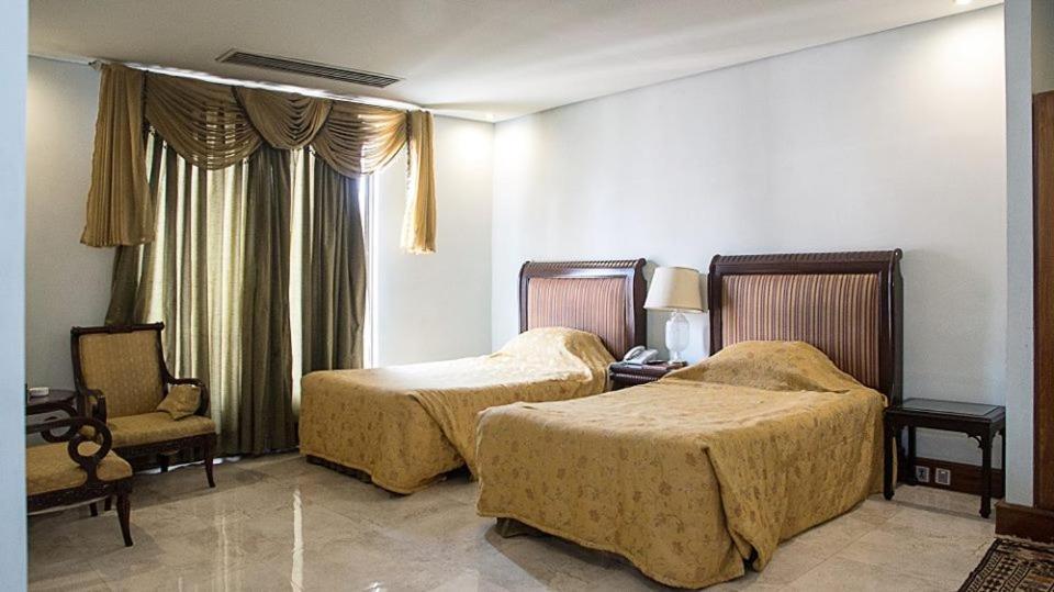 Regency Inn Hotel Lahore Exterior foto